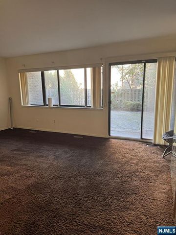 312 Pond Court, Twp Of Washington, NJ 07676