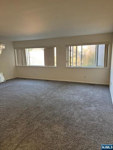 312 Pond Court, Twp Of Washington, NJ 07676