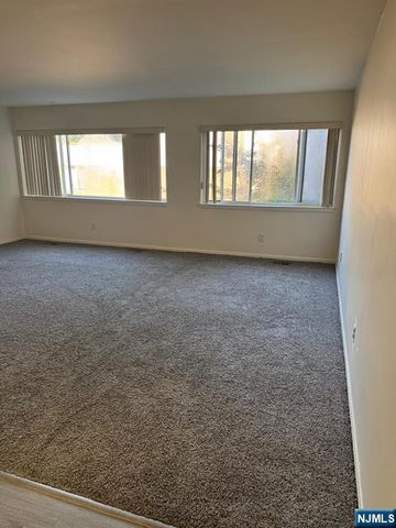 312 Pond Court, Twp Of Washington, NJ 07676