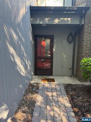 312 Pond Court, Twp Of Washington, NJ 07676