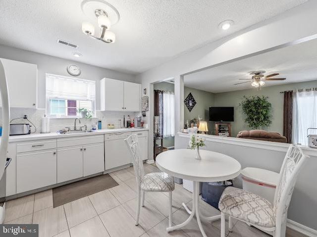 725 VIRGIN ISLAND DR, Williamstown, NJ 08094