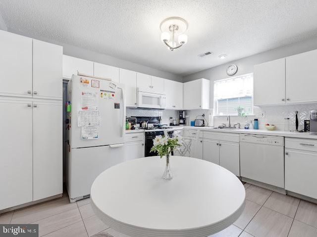 725 VIRGIN ISLAND DR, Williamstown, NJ 08094