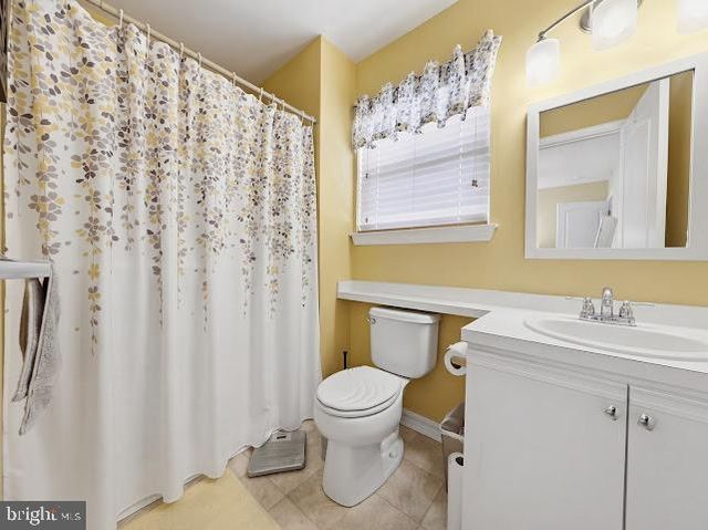 725 VIRGIN ISLAND DR, Williamstown, NJ 08094