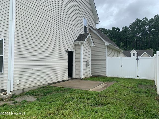 414 Peregrine Ridge Drive, New Bern, NC 28560