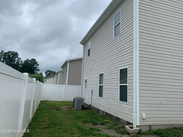 414 Peregrine Ridge Drive, New Bern, NC 28560