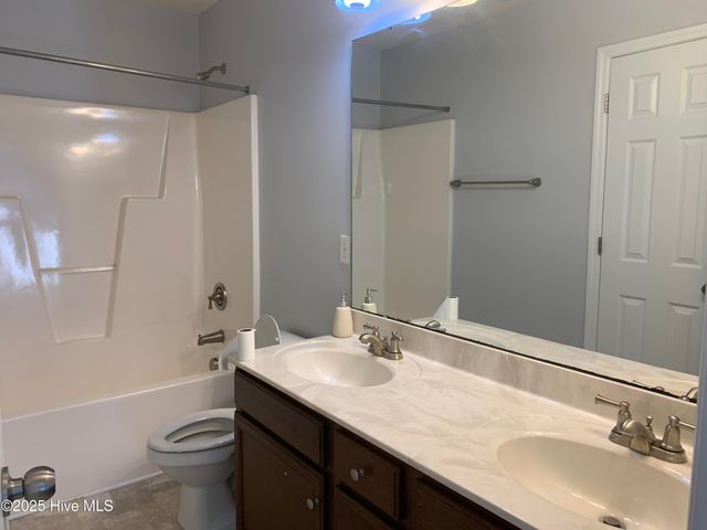 414 Peregrine Ridge Drive, New Bern, NC 28560