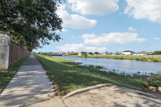 110 Trapper TRL, Bastrop, TX 78602
