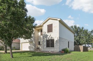 110 Trapper TRL, Bastrop, TX 78602