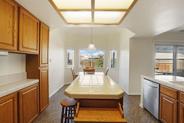 1809 Blueridge Ct, Modesto, CA 95351