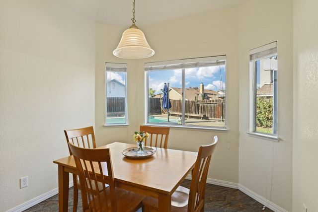 1809 Blueridge Ct, Modesto, CA 95351