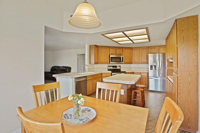 1809 Blueridge Ct, Modesto, CA 95351