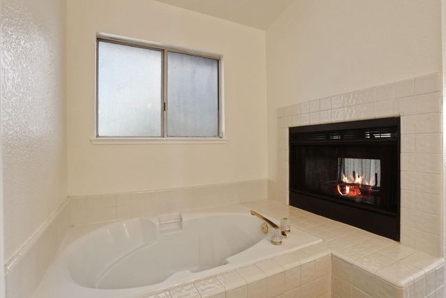 1809 Blueridge Ct, Modesto, CA 95351