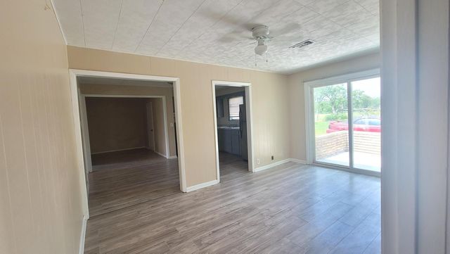 10327 S Highway 60, Lane City, TX 77453