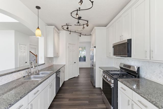 40 Morro Bay Drive, Manvel, TX 77578