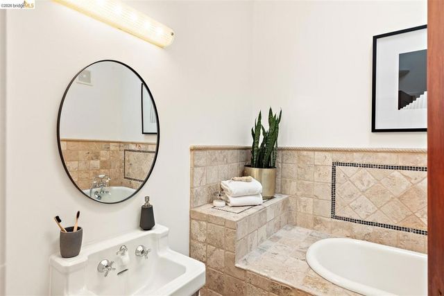 2512 9Th St 10, Berkeley, CA 94710