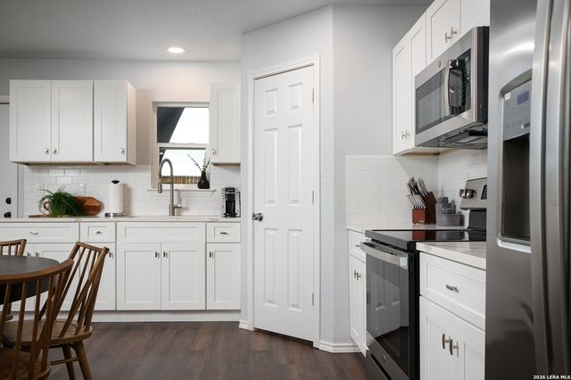559 W Nacogdoches St, New Braunfels, TX 78130