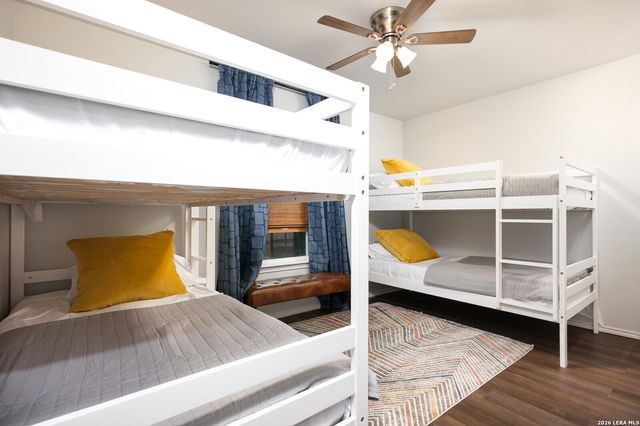 559 W Nacogdoches St, New Braunfels, TX 78130