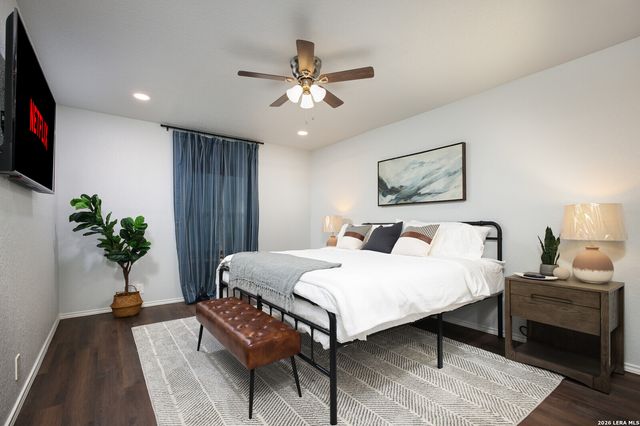 559 W Nacogdoches St, New Braunfels, TX 78130