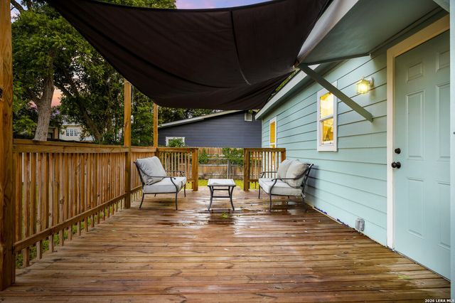 559 W Nacogdoches St, New Braunfels, TX 78130