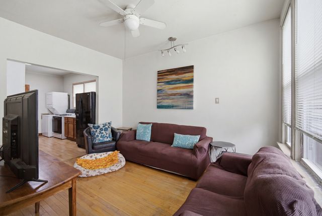4849 W Ainslie Street, Chicago, IL 60630