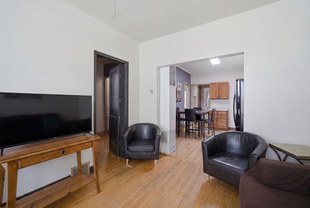 4849 W Ainslie Street, Chicago, IL 60630