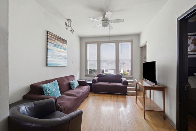 4849 W Ainslie Street, Chicago, IL 60630