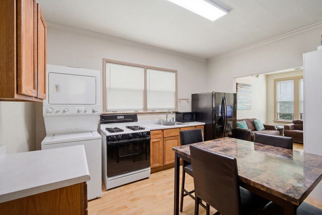4849 W Ainslie Street, Chicago, IL 60630