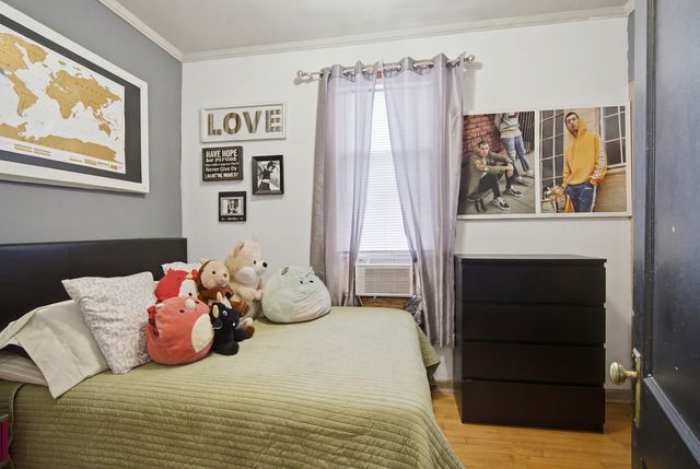 4849 W Ainslie Street, Chicago, IL 60630
