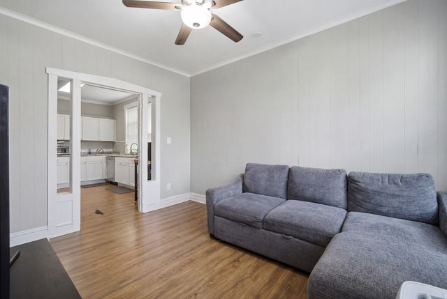 4849 W Ainslie Street, Chicago, IL 60630