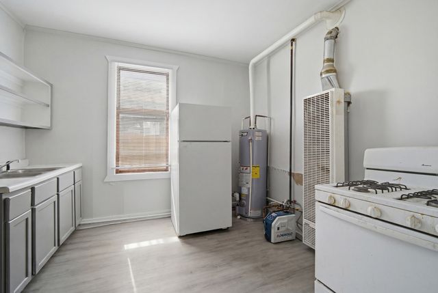 4849 W Ainslie Street, Chicago, IL 60630