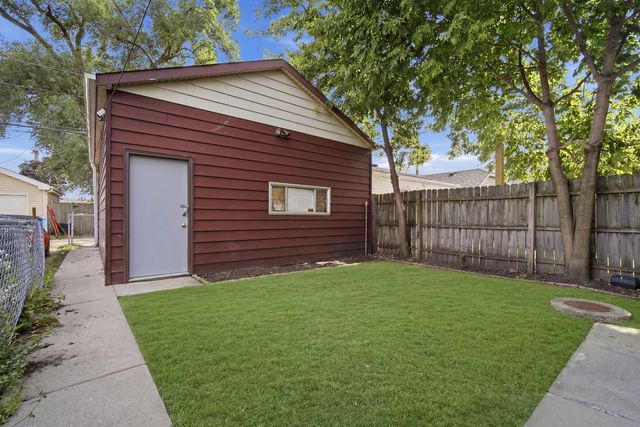 4849 W Ainslie Street, Chicago, IL 60630