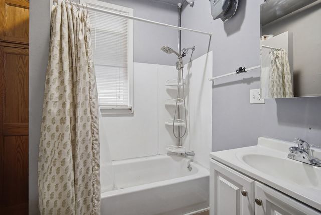 4849 W Ainslie Street, Chicago, IL 60630