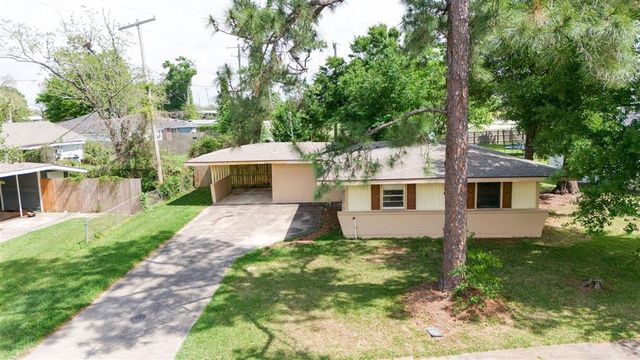 3605 E Roosevelt Street, Lake Charles, LA 70607
