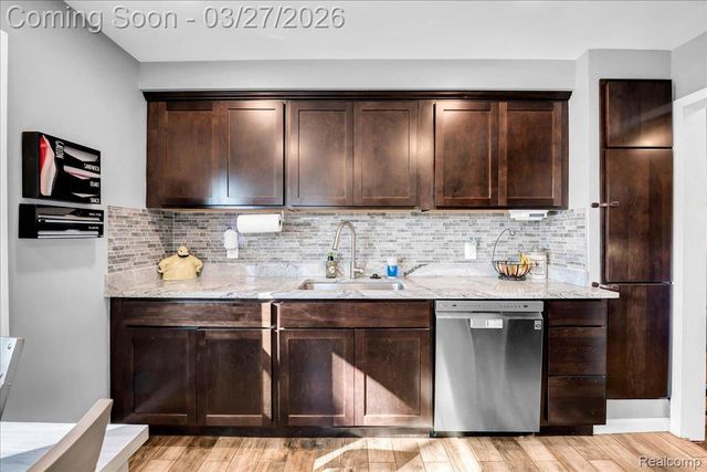 25031 Wagner Avenue, Warren, MI 48089