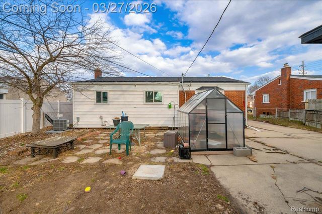 25031 Wagner Avenue, Warren, MI 48089