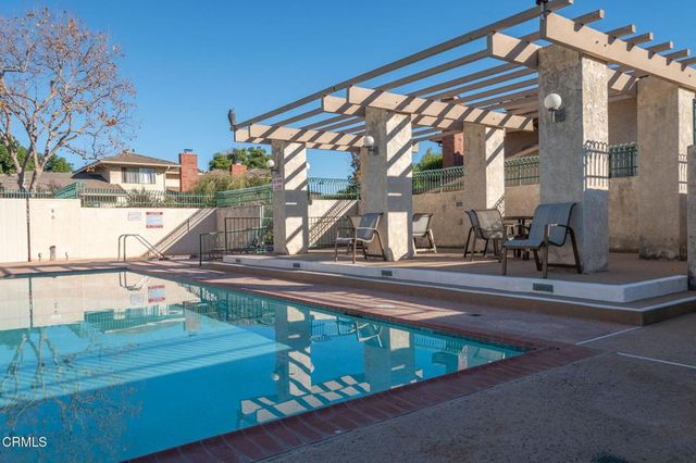 883 Murdoch Lane, Ventura, CA 93003