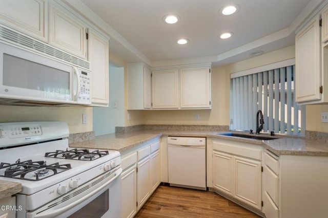 883 Murdoch Lane, Ventura, CA 93003