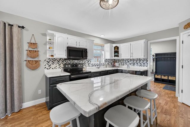 730 Highcliff Trail, Madison, WI 53718