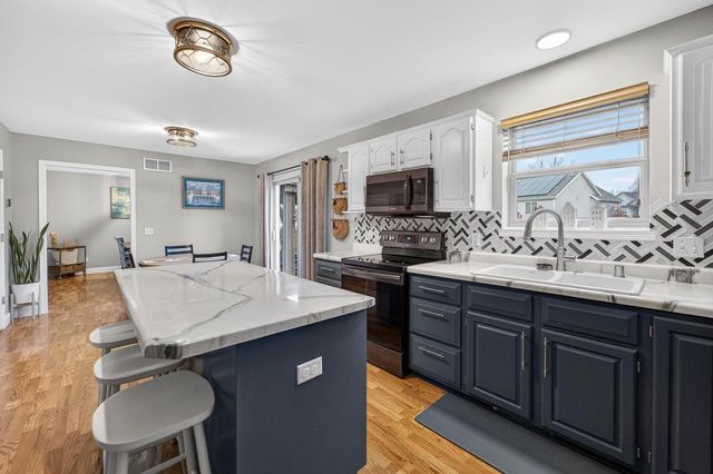 730 Highcliff Trail, Madison, WI 53718