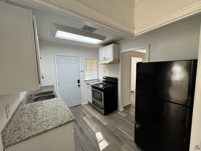 221 Meadowdale Drive, Warner Robins, GA 31088