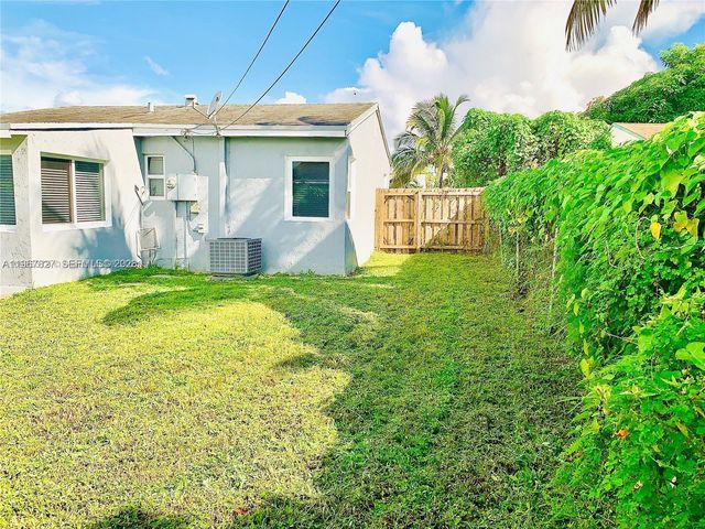 2634 Fletcher Ct, Hollywood, FL 33020