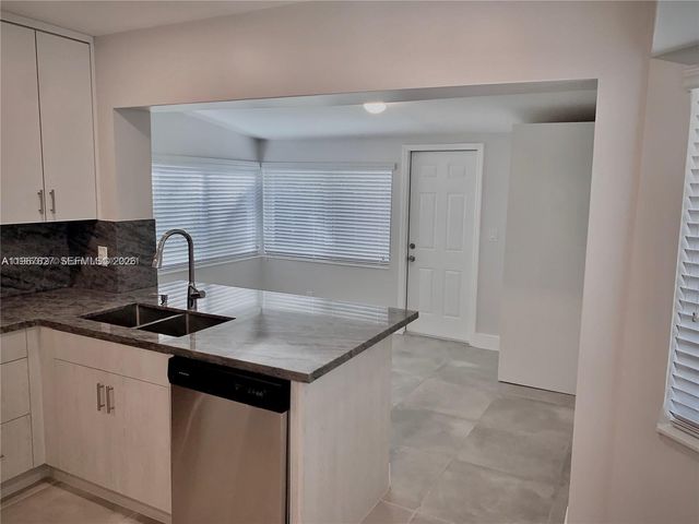 2634 Fletcher Ct, Hollywood, FL 33020