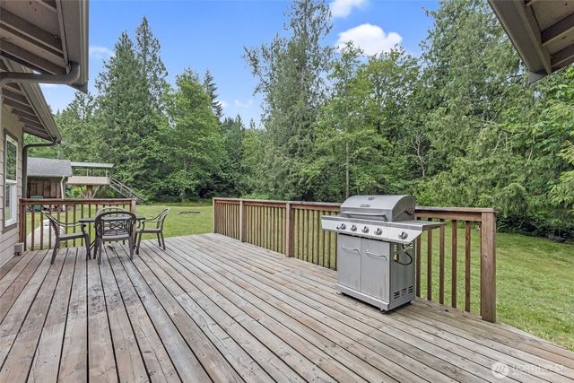 39322 310th Avenue SE, Enumclaw, WA 98022