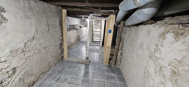 1012 W 6Th St Street, Waterloo, IA 50702