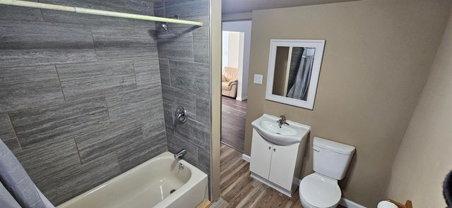 1012 W 6Th St Street, Waterloo, IA 50702