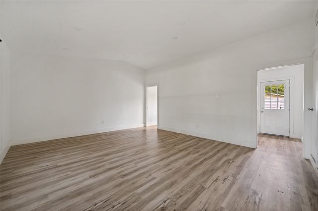 3707 Ridgeoak Way, Farmers Branch, TX 75244