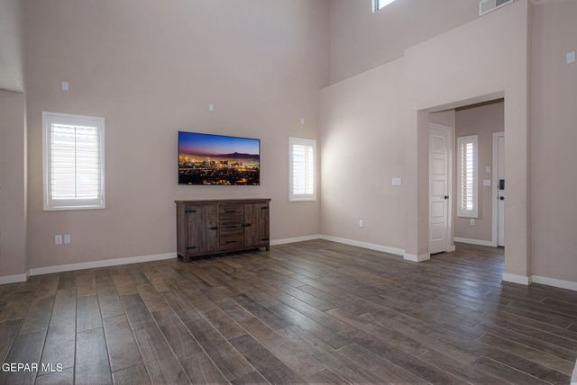 234 NOTTS Way, El Paso, TX 79928
