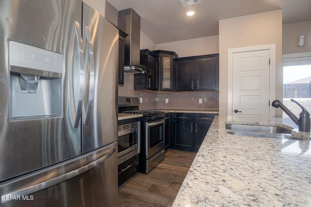 234 NOTTS Way, El Paso, TX 79928