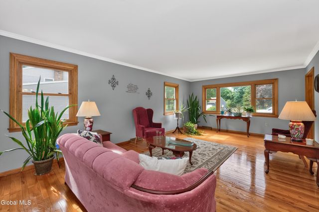 4 Homestead Road, Glenville, NY 12302