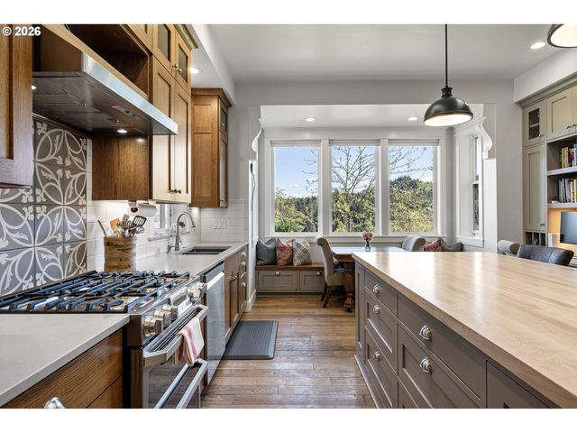 2764 E 40TH Ave, Eugene, OR 97405